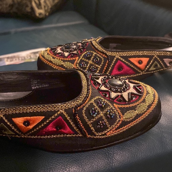 SALE! Appeal Embroidered & Beaded Multicoloured Slip Ons With Kitten Heels. 10. - Picture 4 of 6